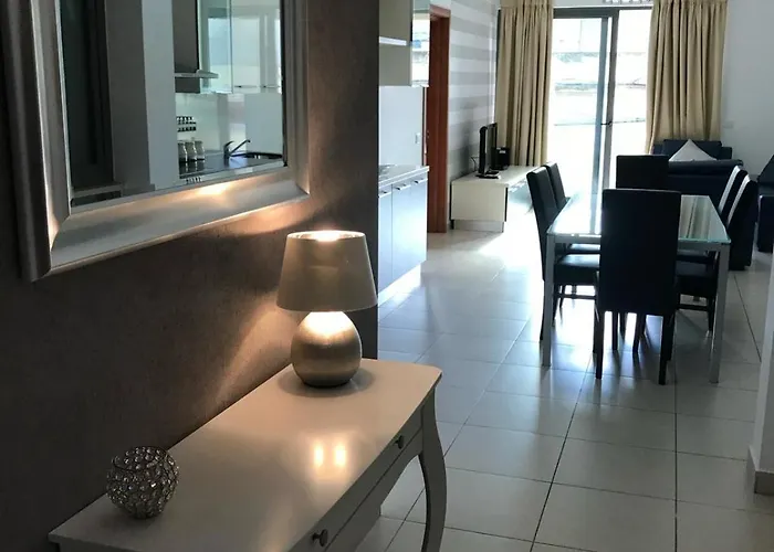 Spinola St Julians Apartament *